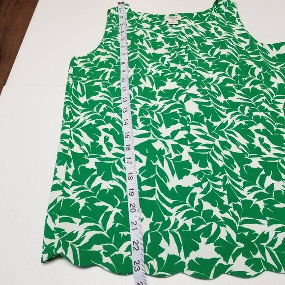 J. Crew Green  White Leaf Pattern Scallop Hem   Lined Drape Split Back Top XXS - Picture 5 of 7